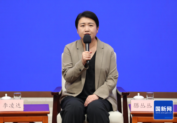 鸿泰利创 《我的阿勒泰》导演滕丛丛：影视作品应避免故事同质化和内容套路化